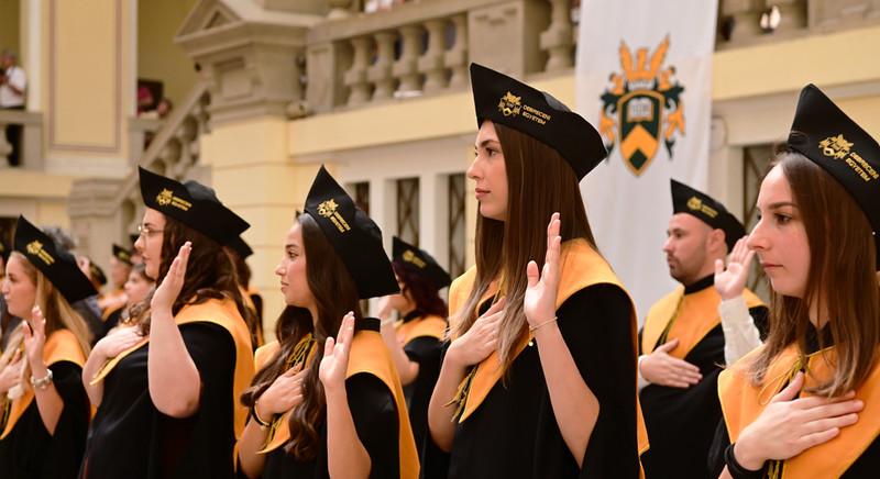 Kilencvenhárom hallgató vett át diplomát a Debreceni Egyetem Általános Orvostudományi Karán