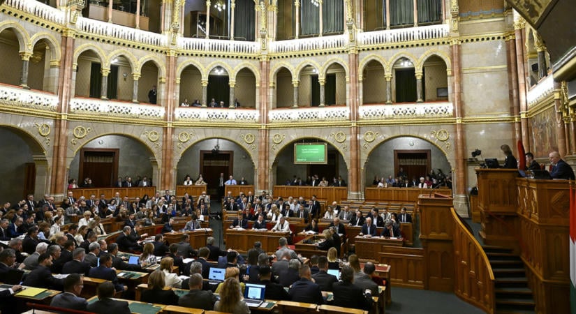 Felfüggesztették Pócs János, Kocsis Máté és Panyi Miklós mentelmi jogát is