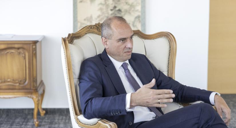 Integritás Hatóság: alvállalkozói láncokon keresztül (is) lapátolták ki a közpénzt a NER-ben