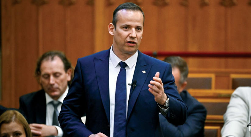 Roma holokauszt emléknapja: Toroczkai László világossá tette, miért nem álltak fel