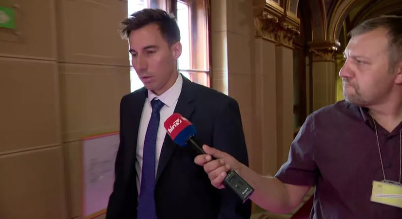 Tűzijáték-botrány: Radnai Márk neve ott van a levelezésekben, mégis mindent tagad