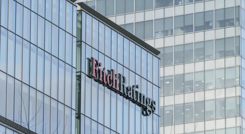 Jöhet a nadrágszíj meghúzása? Ezt várja a Fitch