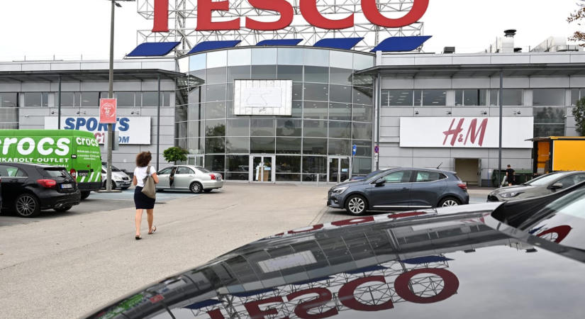 Nagyot javított a Tesco; maradnak a magyar piacon?