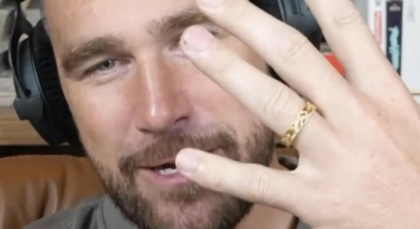 Megmutatta jegygyűrűjét Travis Kelce