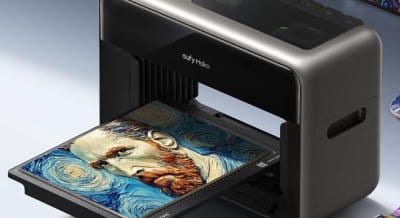A digitális ötlettől a kézzelfogható termékig – asztali UV-nyomtató érkezett