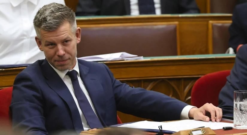 Pócs János: Hétfőn nem lesz parlament, helyette lesz ügyészségi meghallgatás Magyar Péter telefonlopási ügyében