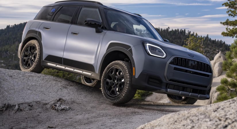 Elhagyja az aszfaltot a Mini SUV-ja