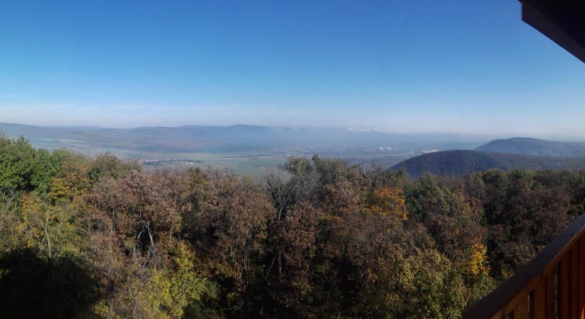 Őszi panoráma a Bakonyban – újra látogatható a Majer Antal-kilátó