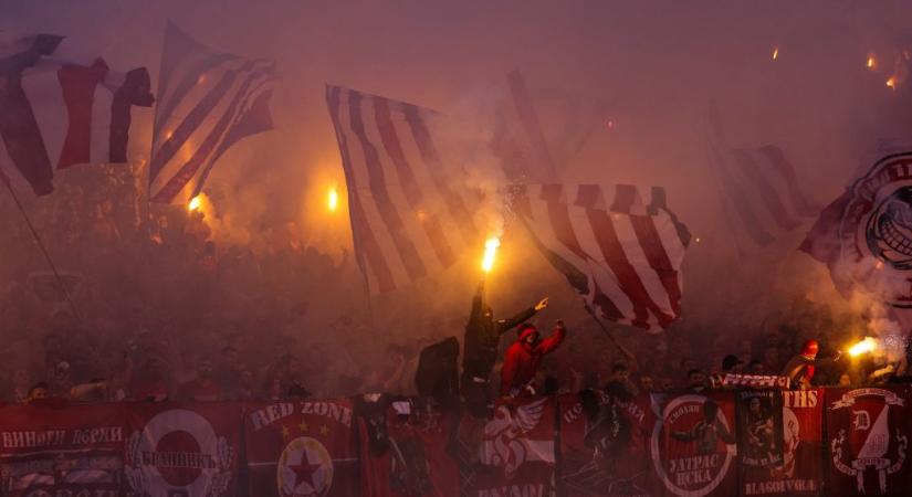 Szurkolóinak náci karlendítései miatt csapott le az UEFA egy csapatra