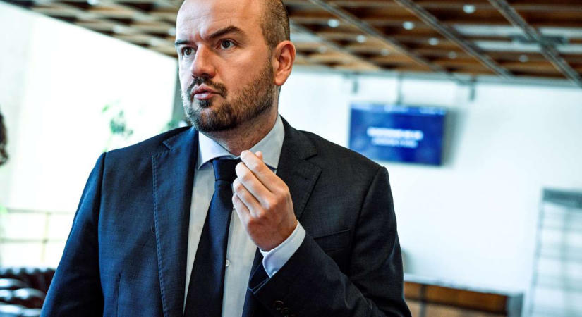 Sínen van a PS és a Demokrati politikai házassága. Dubéci szerint a Magyar Szövetség „ellenzéki erőnek tekinthető”