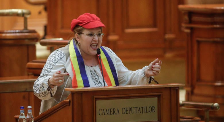 Şoşoacă pártja nem szavazza meg az új miniszterelnök-jelölt kormányát