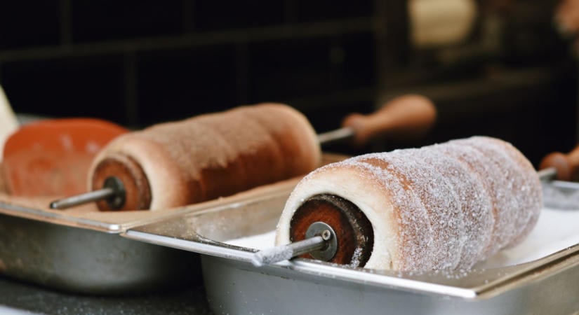 Tepsis trdelník: a kürtőskalács cseh rokona sütőben is úgy sikerül, mintha a vásárban vetted volna