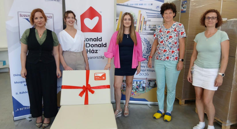 Új fotelágyak a miskolci gyermekegészségügyi központban