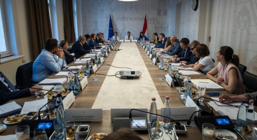 Eltörli a kormány a kamarai hozzájárulást