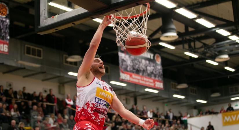 Hazai pályán győzött az OSE Lions, fotókon hozzuk a meccs legjobb pillanatait