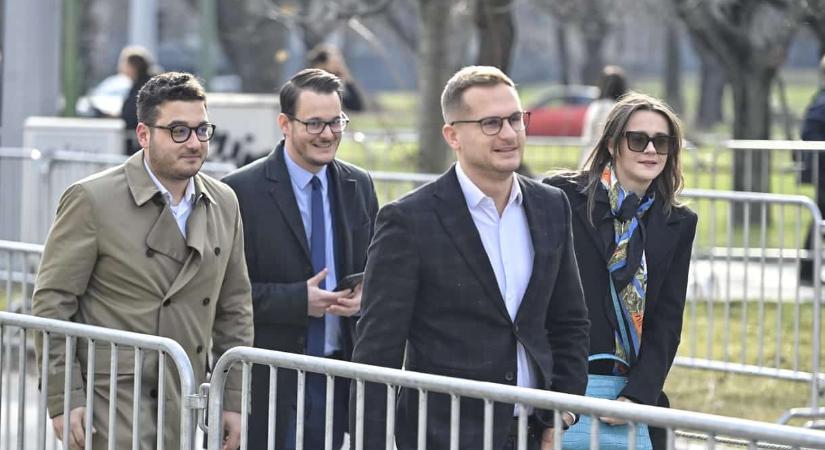 Deák Dániel elítélte a gúnyolódást, Ábrahám Róbert személyes támadással válaszolt