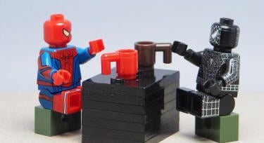 Tom Holland söre új, üvegpalackos csomagolásban hódít