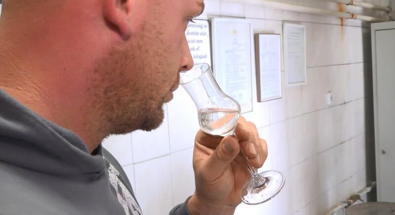 Javában tart még a pálinkafőzés