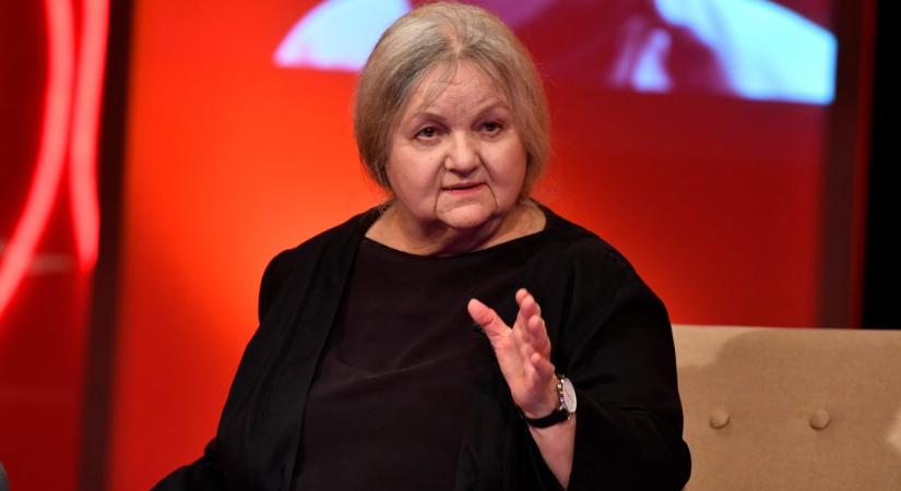 Gyógyíthatatlan szembetegsége miatt olvasni is alig tud már Pogány Judit