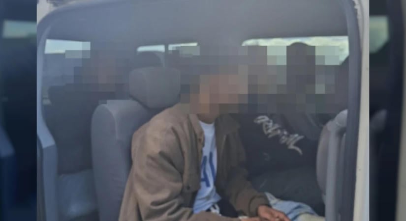 Körözött embercsempészt fogtak el a vasi rendőrök a 8-as főúton
