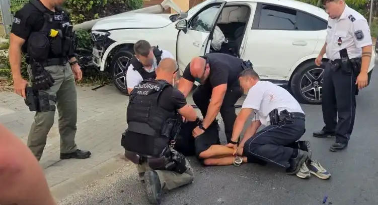 Négy rendőr sérült meg egy ámokfutó autós üldözésében a Balatonnál - Hiába lőtték ki a kerekét, nem állt meg a sofőr