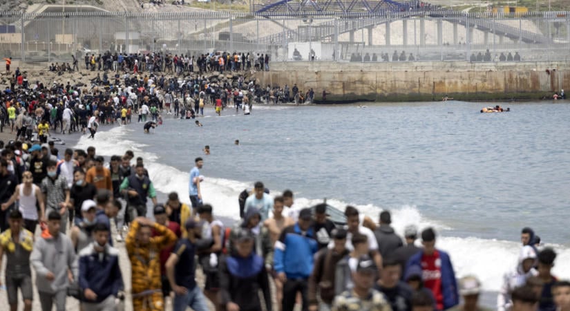 Olaszország már felfüggesztette a schengeni egyezményt a spanyolokkal a ceutai migrációs válság miatt