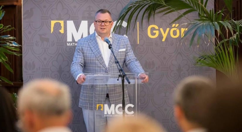 Fekete Dávid most épp annak örült a Facebook-on, hogy az a 444 simogatta meg a felújított MCC miatt, amit korábban a balliberális propaganda egyik szócsövének tartott a Fidesz