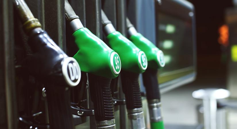 Csoda a kutakon! Péntek hajnaltól 600 alá esik a gázolaj ára, míg a benziné tovább emelkedik