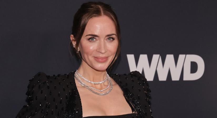 Emily Blunt retteg a mesterséges intelligenciától: ezt tette Steven Spielberg új filmjének forgatásán!