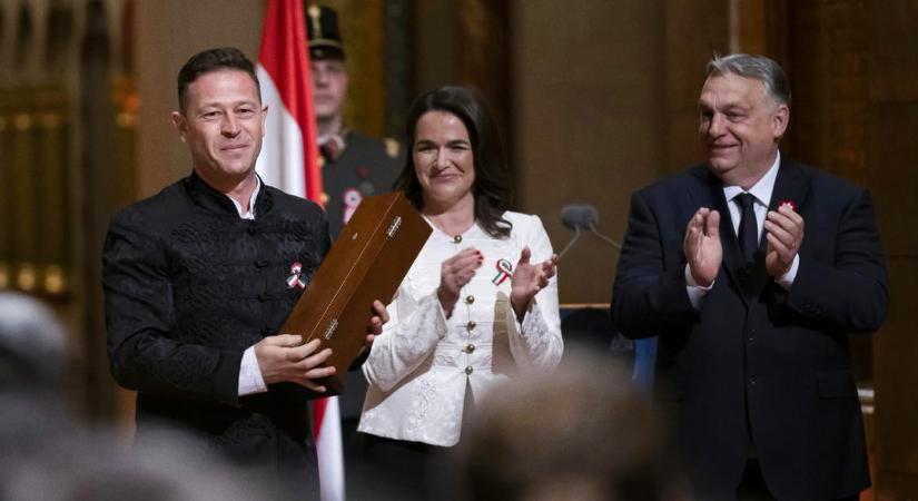 „Én egy vagabund poéta vagyok” – Orbán János Dénes üzent L. Simon Lászlónak és Ókovács Szilveszternek