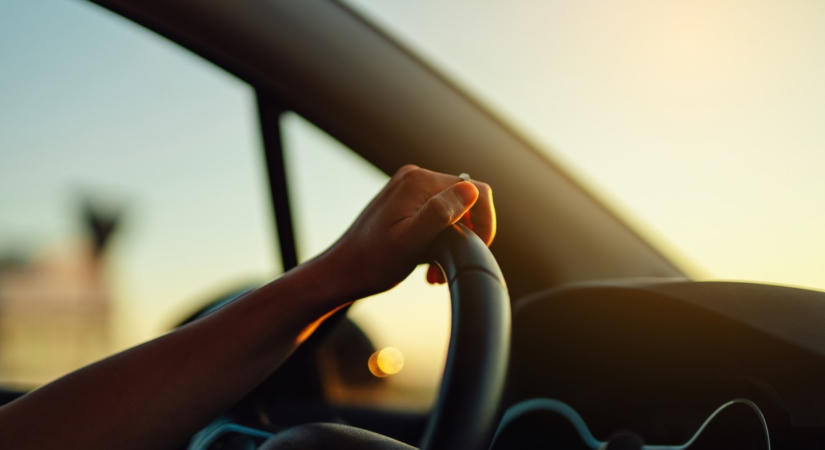 Itt a döntés a 10 évnél idősebb autók műszaki vizsgájáról – sokan nem erre számítottak!