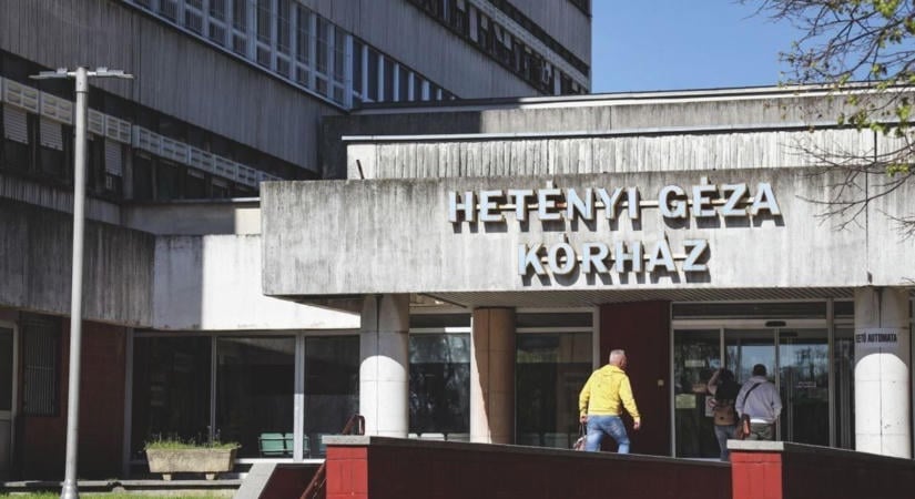Lezárták a 4-est, lövöldöztek Abonyban, a betegek pedig hazamentek a szolnoki kórházból – itt vannak a nap hírei