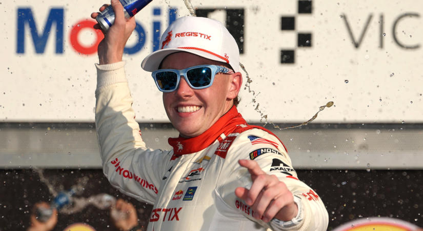 HIVATALOS: Connor Zilisch aláírt a Hendrick Motorsportshoz