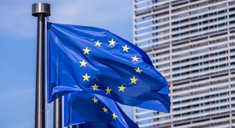 Új uniós pénzekre pályázik Magyarország: nagysebességű vasút és reptéri fejlesztés is a listán