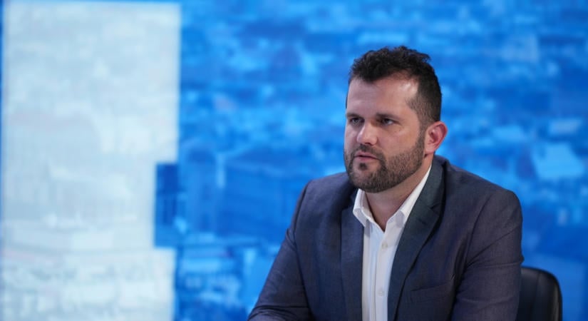 „A saját hülyeségébe halt bele a gyermeke” – Dr. Novák Hunor a náthaszezonról, oltásellenesekről, és a mesterséges intelligenciáról