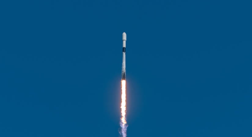 Váratlan húzás a SpaceX-től: gigantikus vezetékkel biztosítják a rakéták üzemanyagát