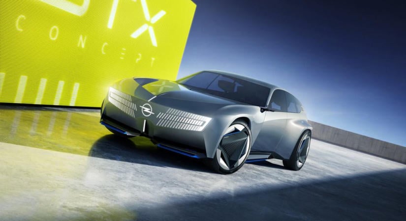 Szembemegy a divattal az Opel: lenyűgöző elektromos kombit mutattak