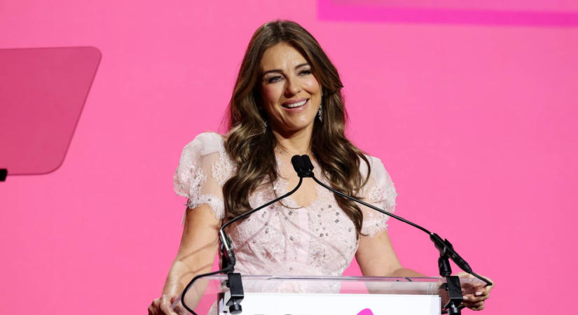 Elizabeth Hurley a nyár összes napsugarát kiélvezi: 61 évesen bikiniben posztolt képet