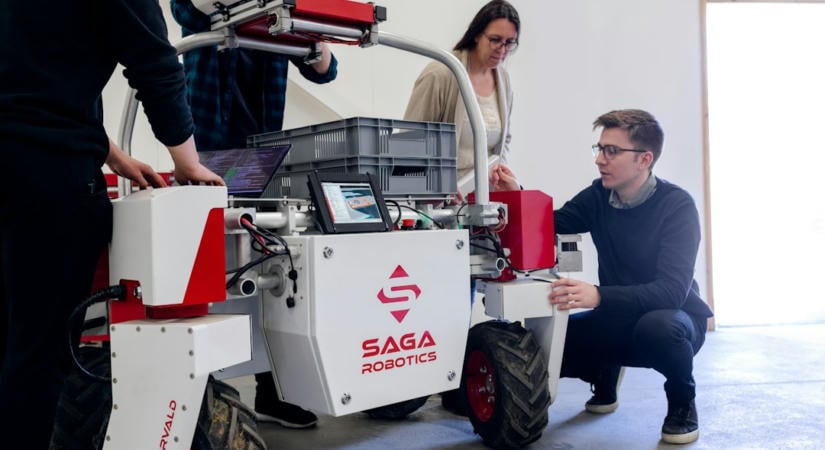 A DeepSeek 400 millió dolláros robotlabba száll be, volt Tencent-tudós vezeti