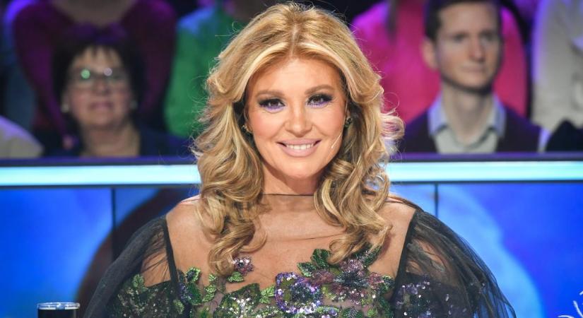 Liptai Claudia eltávolíttatta a mellimplantátumait
