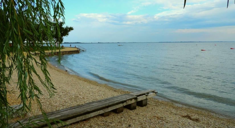Jövő nyáron új tóparti strand nyílhat a Dunántúlon