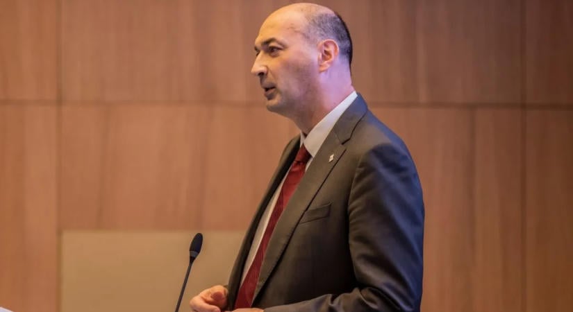 Újabb öt évre Sterbenz Tamás a TF rektora