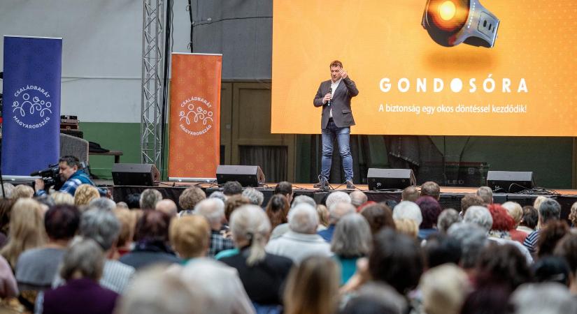 Feljelentést tett a Gondosóra program ügyében az Integritás Hatóság