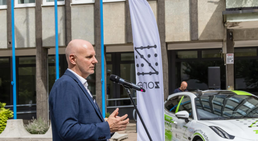 Újabb dokumentumok kerültek elő a Gondosóra-ügyben, a NAIH-hoz fordul a kormány