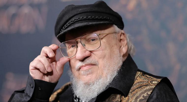 George R. R. Martin új könyvére már tovább vártunk, mint az első öt kötetre együtt