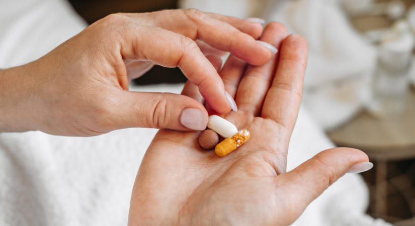 A D-vitaminon túl: 6 étrend-kiegészítő, amely segíthet visszanyerni az energiádat