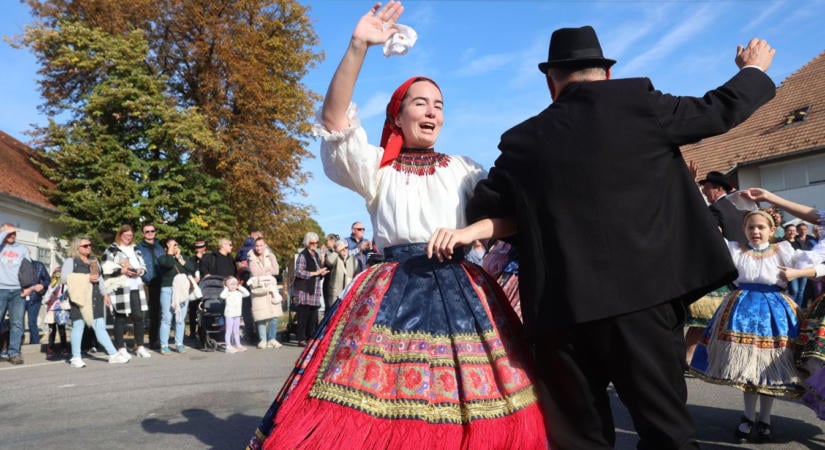 Hatvanadszor perdült táncra Pécsvárad, ilyen volt az idei Leányvásár (GALÉRIA)