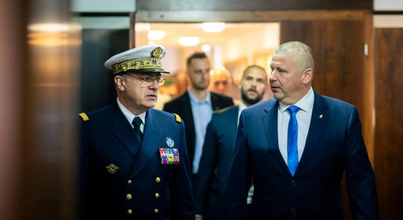Ruszin Szendi Romulusz egyeztetett Pierre Vandier tengernaggyal