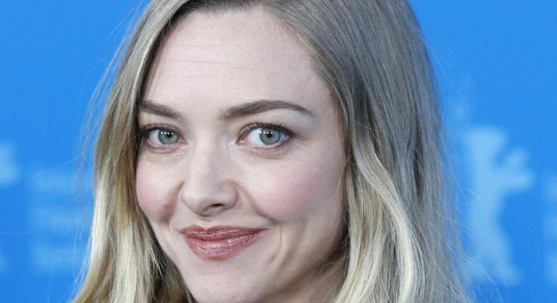 Amanda Seyfried elbúcsúzott 16 éves kutyájától, Finntől