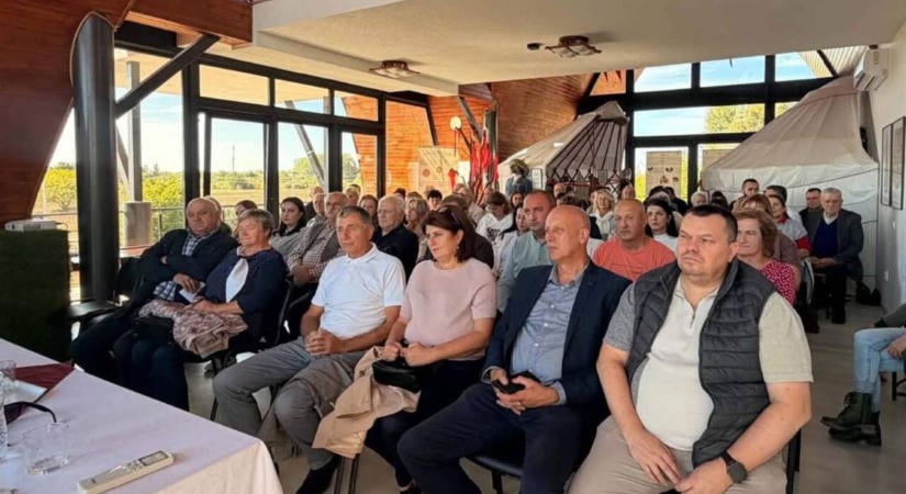 Választmányi ülést tartott a KMKSZ Tiszacsomán - Fókuszban a hagyományőrzés és a közösségépítés